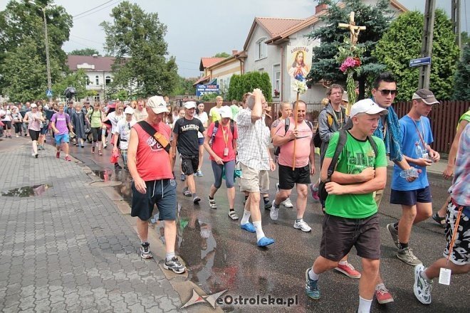 Piesza ełcka pielgrzymka na Jasną Górę zawitała do Ostrołęki [31.07.2014] - zdjęcie #63 - eOstroleka.pl