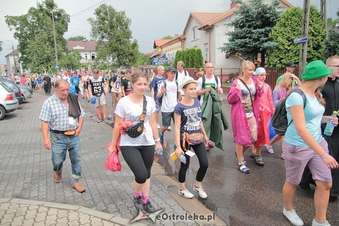 Piesza ełcka pielgrzymka na Jasną Górę zawitała do Ostrołęki [31.07.2014] - zdjęcie #72 - eOstroleka.pl