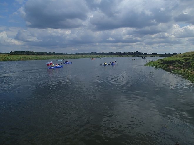 Spływ kajakowy Pisą i Narwią do Ostrołęki pod unijną flagą [18.08.2014] - zdjęcie #2 - eOstroleka.pl