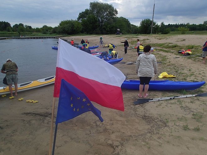 Spływ kajakowy Pisą i Narwią do Ostrołęki pod unijną flagą [18.08.2014] - zdjęcie #4 - eOstroleka.pl