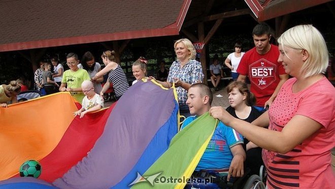 Podopieczni „Kolorowej Szkoły” na pikniku integracyjnym w Przejmach [18.08.2014] - zdjęcie #5 - eOstroleka.pl