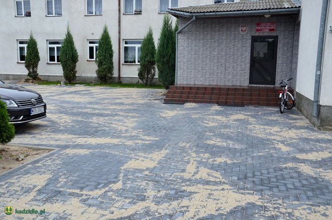 Teren wokół szkoły w Chudku został zagospodarowany [22.08.2014] - zdjęcie #4 - eOstroleka.pl