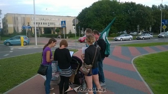 Już kilkaset osób poparło petycję Narodowej Ostrołęki i Młodzieży Wszechpolskiej [24.08.2014] - zdjęcie #7 - eOstroleka.pl