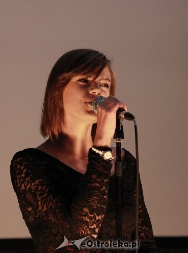 Aleksandra Dzwigała zaśpiewała podczas ostatniego w tym roku Art. Czwartku [29.08.2014] - zdjęcie #9 - eOstroleka.pl