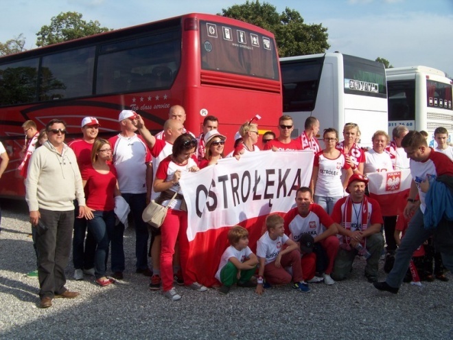 Kibice z Ostrołęki na meczu otwarcia Mistrzostw Świata (30.08.2014) - zdjęcie #6 - eOstroleka.pl