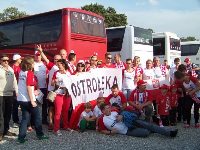 Kibice z Ostrołęki na meczu otwarcia Mistrzostw Świata (30.08.2014) - zdjęcie #7 - eOstroleka.pl