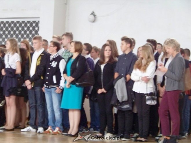 Rozpoczęcie roku szkolnego 2014/15 - Gimnazjum nr 1 i Gimnazjum nr 2 w Ostrołęce (01.09.2014) - zdjęcie #2 - eOstroleka.pl