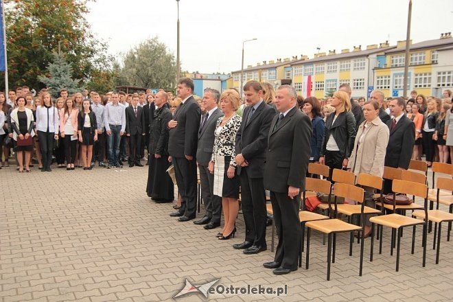 Uczniowie ZS nr 5 uroczyście przywitali nowy rok szkolny [01.09.2014] - zdjęcie #9 - eOstroleka.pl