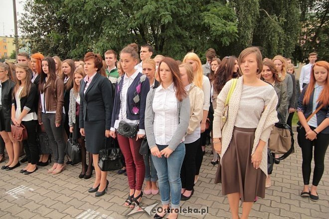 Uczniowie ZS nr 5 uroczyście przywitali nowy rok szkolny [01.09.2014] - zdjęcie #15 - eOstroleka.pl