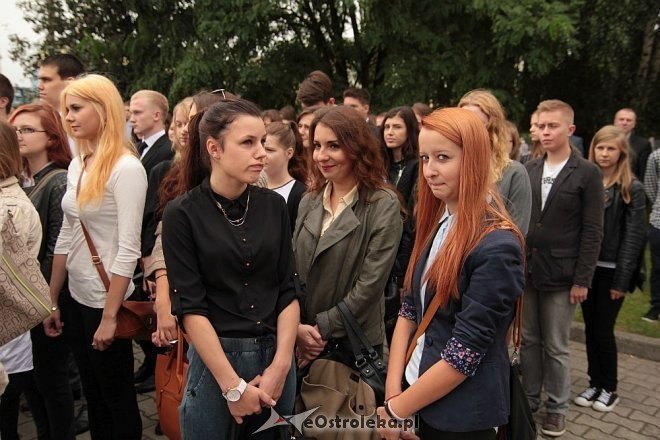 Uczniowie ZS nr 5 uroczyście przywitali nowy rok szkolny [01.09.2014] - zdjęcie #17 - eOstroleka.pl