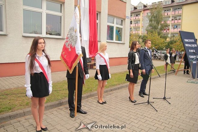 Uczniowie ZS nr 5 uroczyście przywitali nowy rok szkolny [01.09.2014] - zdjęcie #20 - eOstroleka.pl