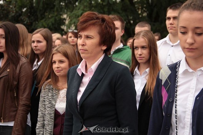Uczniowie ZS nr 5 uroczyście przywitali nowy rok szkolny [01.09.2014] - zdjęcie #21 - eOstroleka.pl