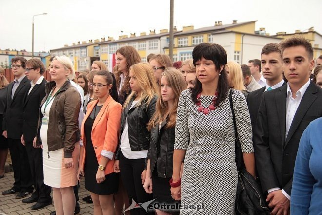 Uczniowie ZS nr 5 uroczyście przywitali nowy rok szkolny [01.09.2014] - zdjęcie #37 - eOstroleka.pl