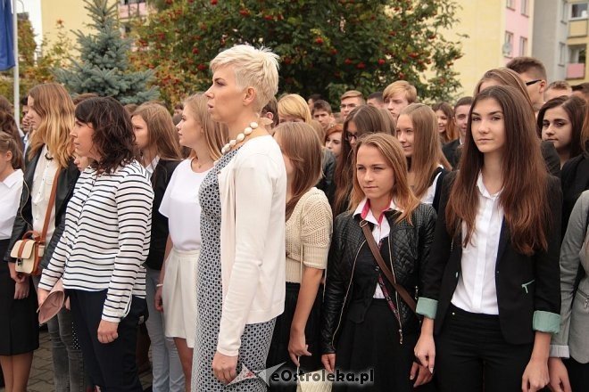 Uczniowie ZS nr 5 uroczyście przywitali nowy rok szkolny [01.09.2014] - zdjęcie #43 - eOstroleka.pl