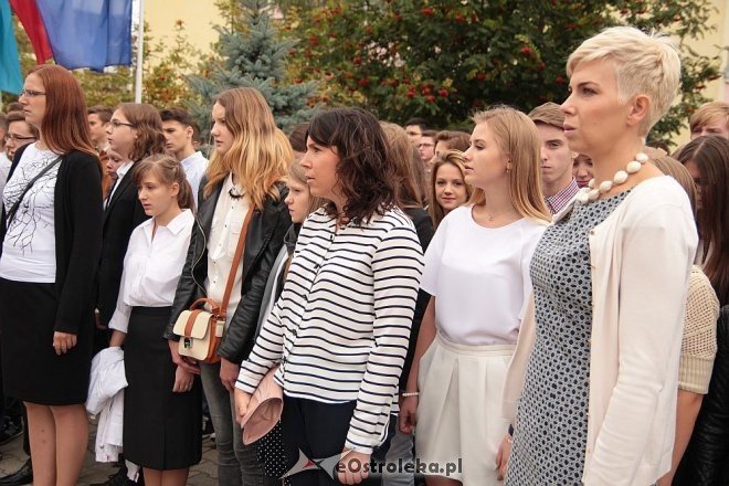 Uczniowie ZS nr 5 uroczyście przywitali nowy rok szkolny [01.09.2014] - zdjęcie #44 - eOstroleka.pl