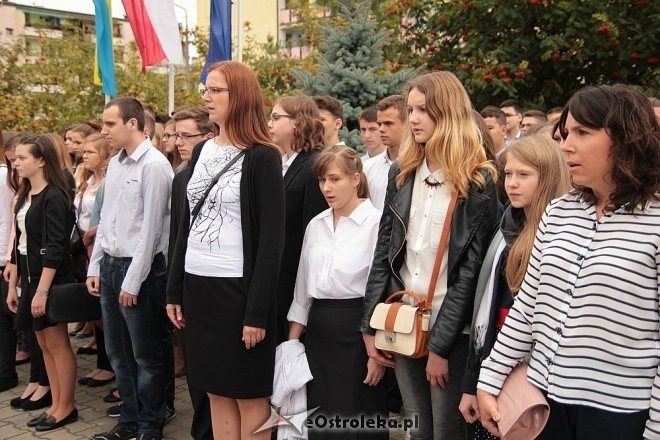 Uczniowie ZS nr 5 uroczyście przywitali nowy rok szkolny [01.09.2014] - zdjęcie #45 - eOstroleka.pl