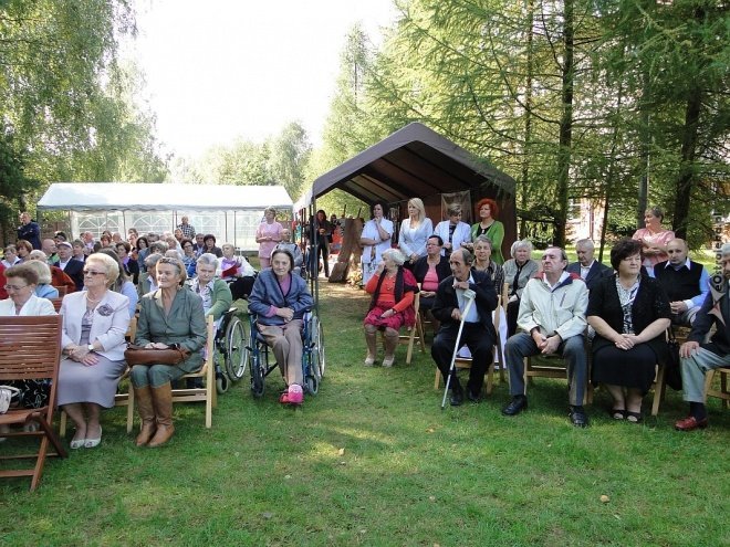 Pożegnanie Lata w Domu Pomocy Społecznej w Ostrołęce [10.09.2014] - zdjęcie #12 - eOstroleka.pl