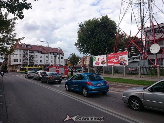 Ostrołęka: Plama oleju w centrum miasta i utrudnienia w ruchu [10.09.2014] - zdjęcie #6 - eOstroleka.pl