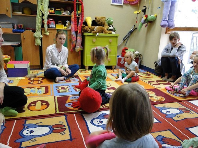 Zobacz jak wygląda lekcja pokazowa dla 3-latków w Szkole Języków Obcych Konwersatorium [10.09.2014] - zdjęcie #3 - eOstroleka.pl