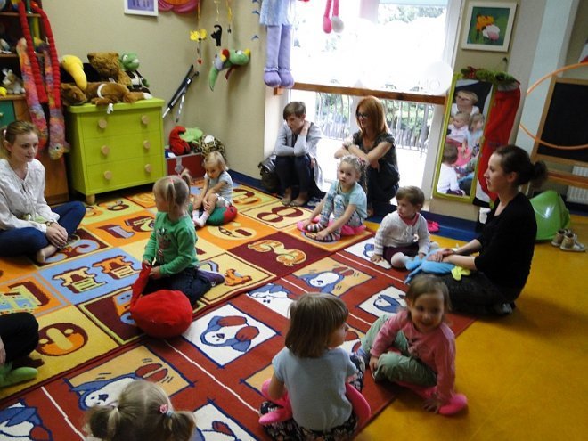 Zobacz jak wygląda lekcja pokazowa dla 3-latków w Szkole Języków Obcych Konwersatorium [10.09.2014] - zdjęcie #4 - eOstroleka.pl