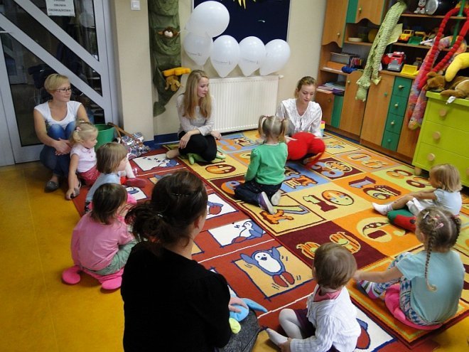Zobacz jak wygląda lekcja pokazowa dla 3-latków w Szkole Języków Obcych Konwersatorium [10.09.2014] - zdjęcie #5 - eOstroleka.pl