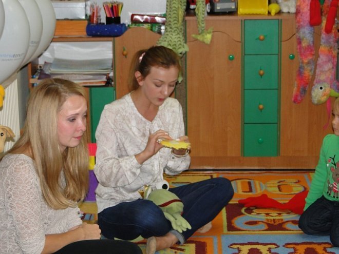 Zobacz jak wygląda lekcja pokazowa dla 3-latków w Szkole Języków Obcych Konwersatorium [10.09.2014] - zdjęcie #17 - eOstroleka.pl