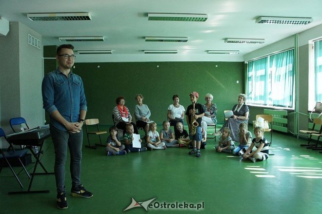 Warsztaty muzyczno-teatralne w ostrołęckiej „dziesiątce” [15.09.2014] - zdjęcie #2 - eOstroleka.pl