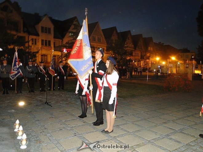 Miejskie obchody 75. rocznicy zdradzieckiej napaści Związku Sowieckiego na Polskę [17.09.2014] - zdjęcie #2 - eOstroleka.pl