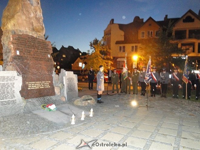 Miejskie obchody 75. rocznicy zdradzieckiej napaści Związku Sowieckiego na Polskę [17.09.2014] - zdjęcie #4 - eOstroleka.pl