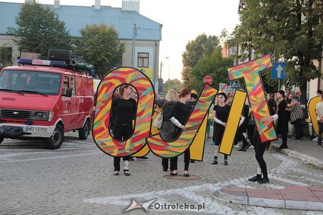 Festiwal Teatralny InQbator 2014: Parada ulicami Ostrołęki [18.09.2014] - zdjęcie #1 - eOstroleka.pl