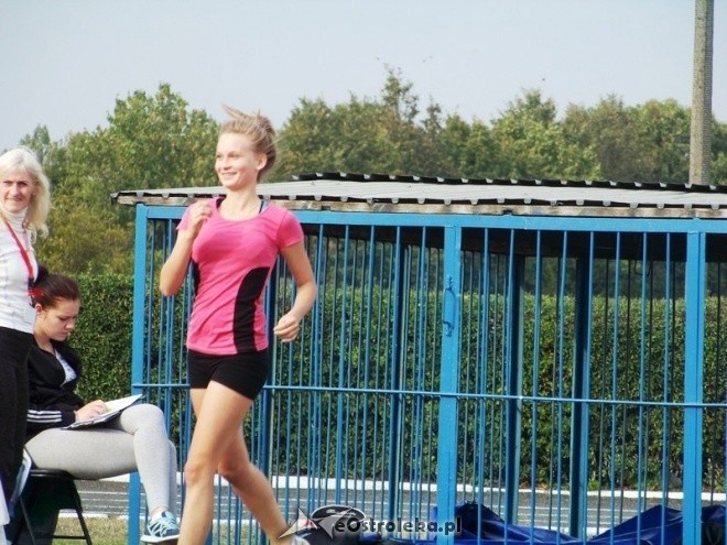Lekkoatletyczny mityng młodzików (19.09.2014) - zdjęcie #10 - eOstroleka.pl