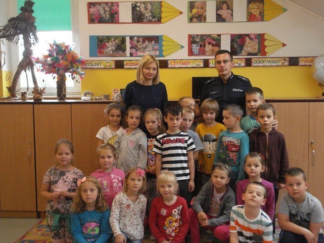 O profilaktyce i bezpieczeństwie z uczniami SP w Rzekuniu [26.09.2014] - zdjęcie #5 - eOstroleka.pl