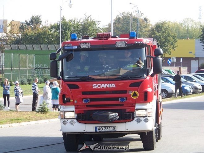 Ćwiczenia strażackie w Gimnazjum nr 1 [29.09.2014] - zdjęcie #8 - eOstroleka.pl