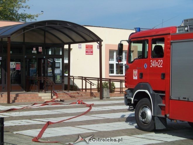 Ćwiczenia strażackie w Gimnazjum nr 1 [29.09.2014] - zdjęcie #29 - eOstroleka.pl