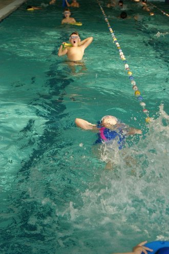 Uczniowie szkół podstawowych z Lelisa uczą się pływać w ostrołęckim aquaparku [13.10.2014] - zdjęcie #27 - eOstroleka.pl