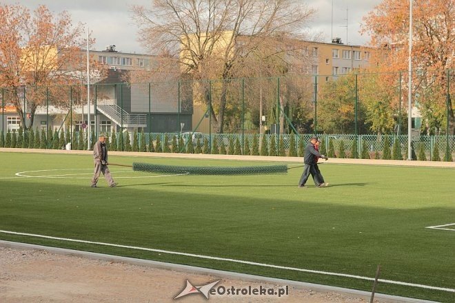 Ostrołęka: Zobacz jak powstaje kompleks sportowy przy ZSZ nr 1 [16.10.2014] - zdjęcie #5 - eOstroleka.pl