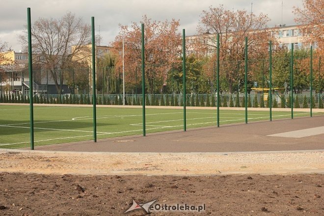 Ostrołęka: Zobacz jak powstaje kompleks sportowy przy ZSZ nr 1 [16.10.2014] - zdjęcie #10 - eOstroleka.pl