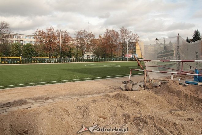 Ostrołęka: Zobacz jak powstaje kompleks sportowy przy ZSZ nr 1 [16.10.2014] - zdjęcie #14 - eOstroleka.pl