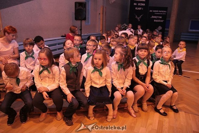 Pasowanie na ucznia w Szkole Podstawowej nr 10 w Ostrołęce [16.10.2014] - zdjęcie #5 - eOstroleka.pl
