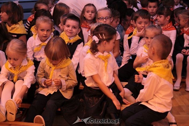 Pasowanie na ucznia w Szkole Podstawowej nr 10 w Ostrołęce [16.10.2014] - zdjęcie #8 - eOstroleka.pl