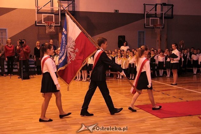 Pasowanie na ucznia w Szkole Podstawowej nr 10 w Ostrołęce [16.10.2014] - zdjęcie #51 - eOstroleka.pl