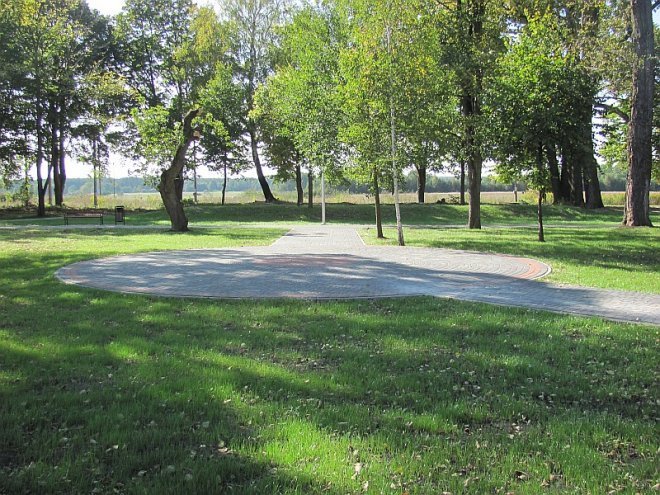 Pasieki mają nowy parki i chodniki - zdjęcie #5 - eOstroleka.pl