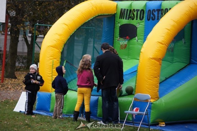 Impreza sportowo-rekreacyjna dla dzieci i młodzieży [18.10.2014] - zdjęcie #4 - eOstroleka.pl