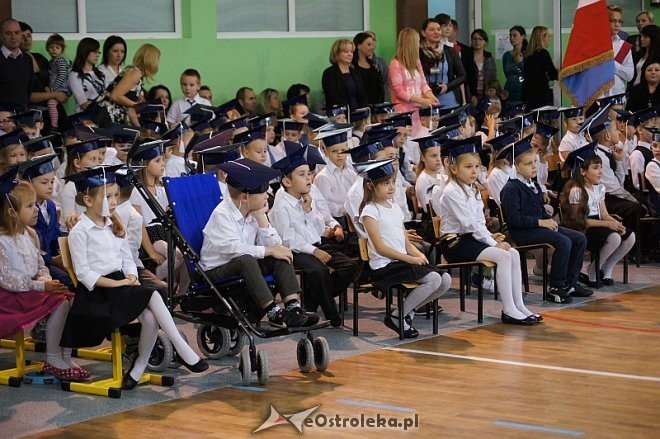 Pasowanie na ucznia w Szkole Podstawowej nr 2 w Ostrołęce [21.10.2014] - zdjęcie #33 - eOstroleka.pl