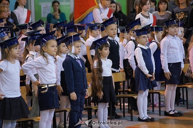 Pasowanie na ucznia w Szkole Podstawowej nr 2 w Ostrołęce [21.10.2014] - zdjęcie #36 - eOstroleka.pl