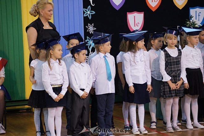 Pasowanie na ucznia w Szkole Podstawowej nr 2 w Ostrołęce [21.10.2014] - zdjęcie #9 - eOstroleka.pl