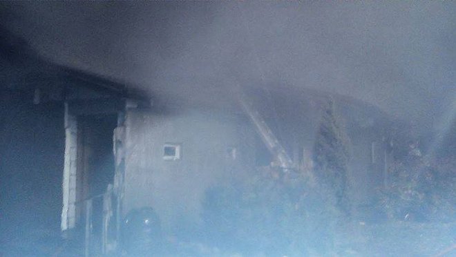 Gleba: Niemal doszczętnie spłonął drewniany dom [22.10.2014] - zdjęcie #4 - eOstroleka.pl