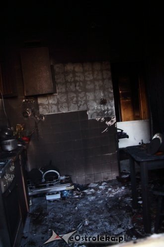 Ostrołęka: Pożar w bloku przy Insurekcyjnej [24.10.2014] - zdjęcie #10 - eOstroleka.pl