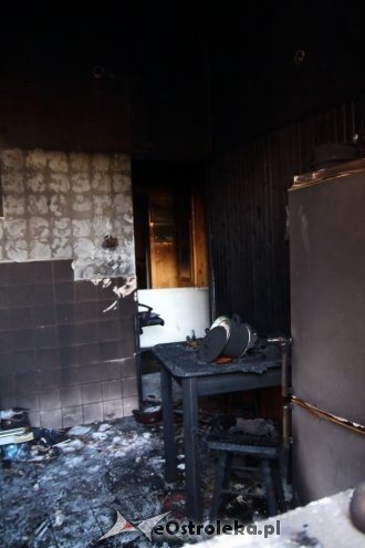 Ostrołęka: Pożar w bloku przy Insurekcyjnej [24.10.2014] - zdjęcie #11 - eOstroleka.pl