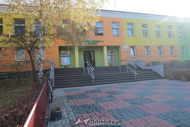 Pożar w Przedszkolu Miejskim nr 5. Ewakuowano około 85 przedszkolaków [28.10.2014] - zdjęcie #4 - eOstroleka.pl